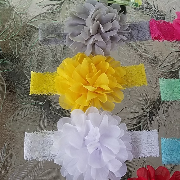 Adorable flower headbands - Picture 2 of 5